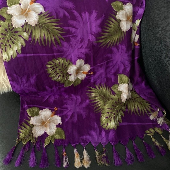 Hawaiian | Purple White Hibiscus - Picture 1 of 4